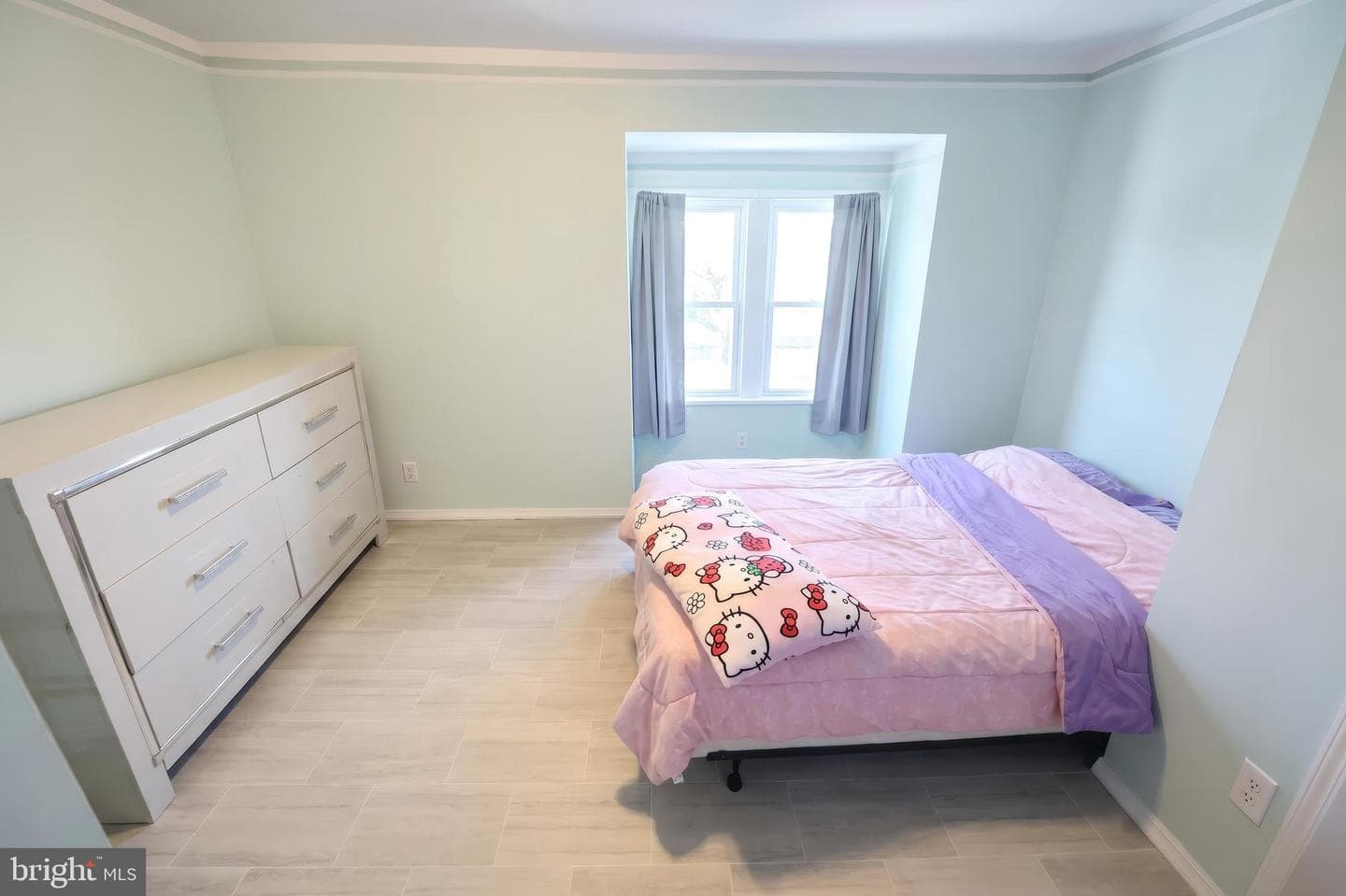 529 Thomas Street photo 5