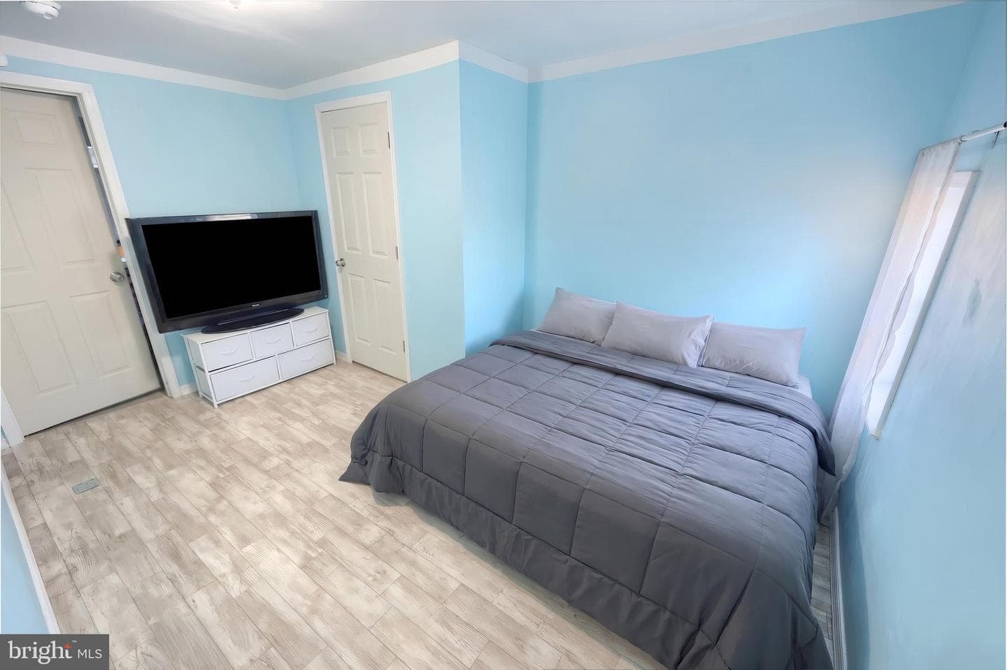 529 Thomas Street photo 7