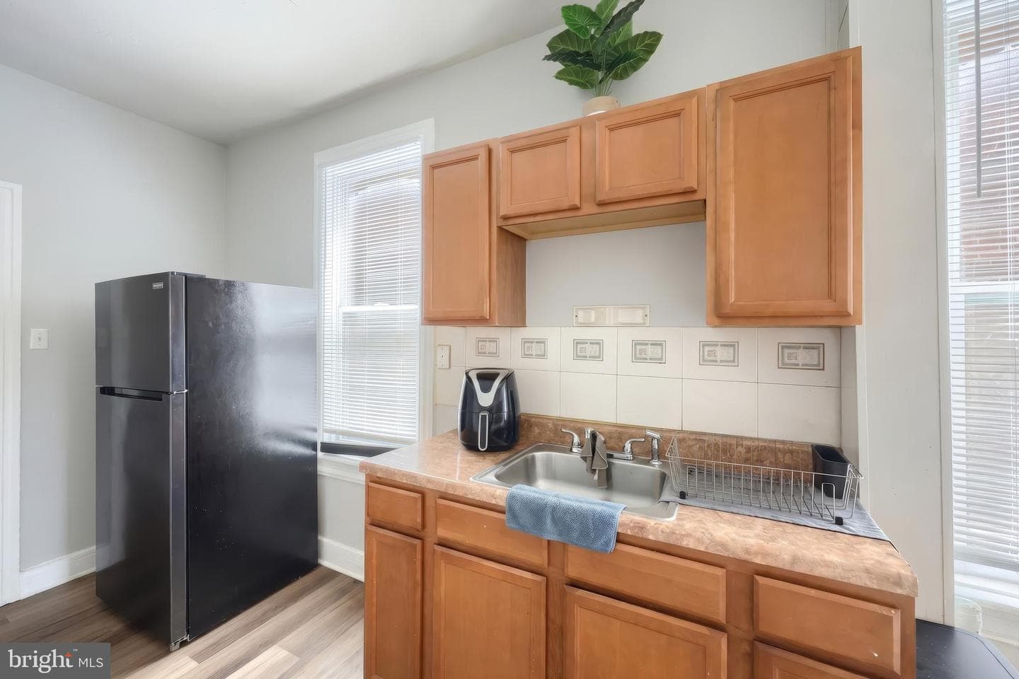 58 N Tremont Street photo 11