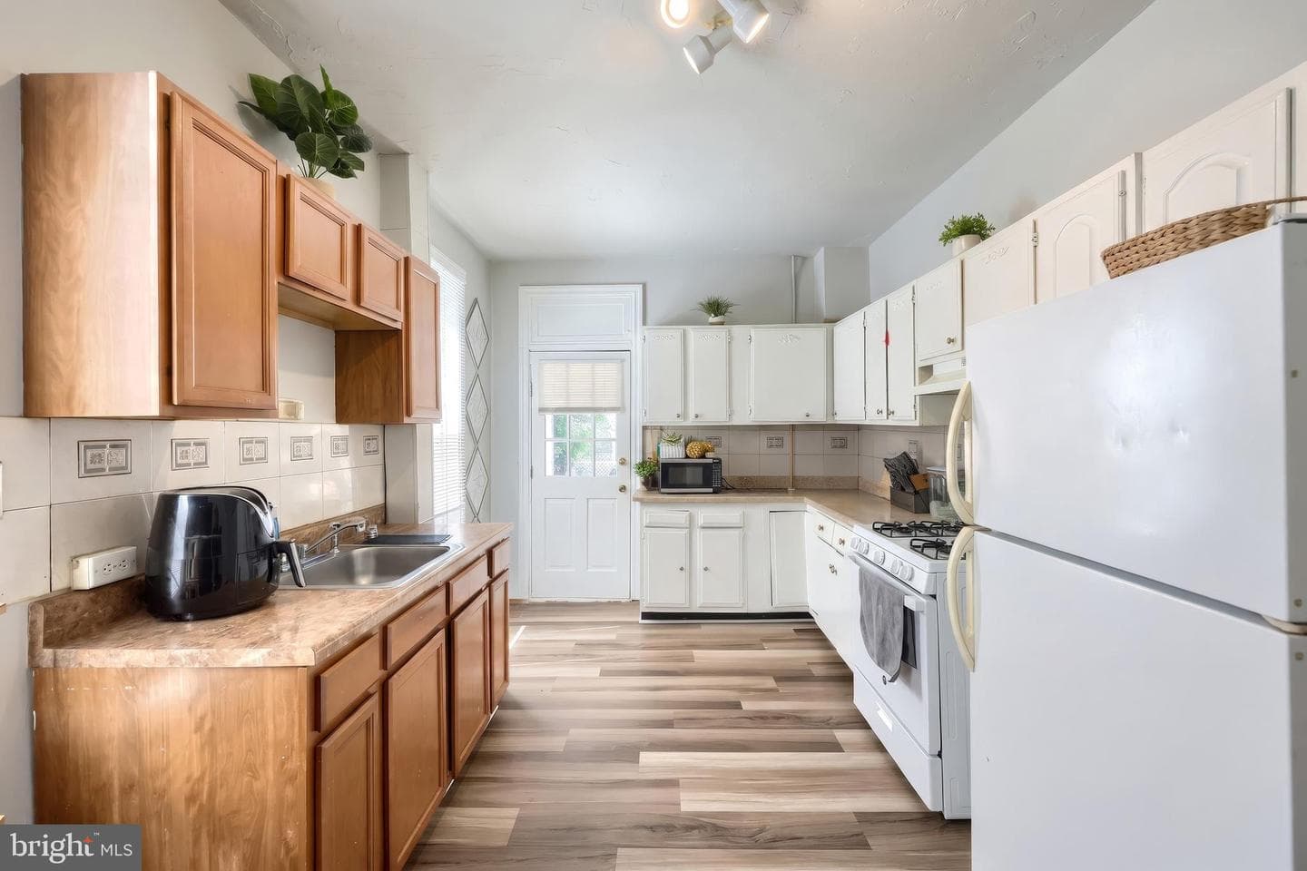 58 N Tremont Street photo 4