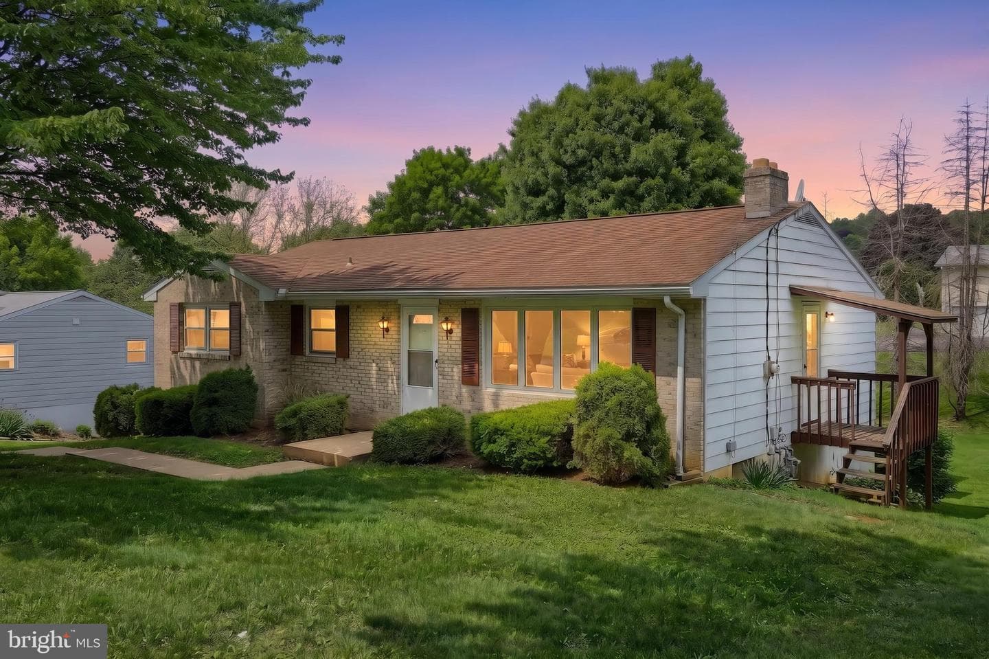 457 Holyoke Dr