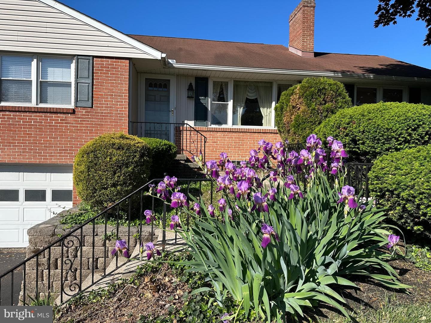 1748 Crescent Road photo 2