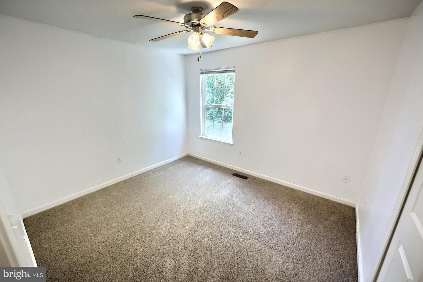 425 Lakeview Drive photo 29