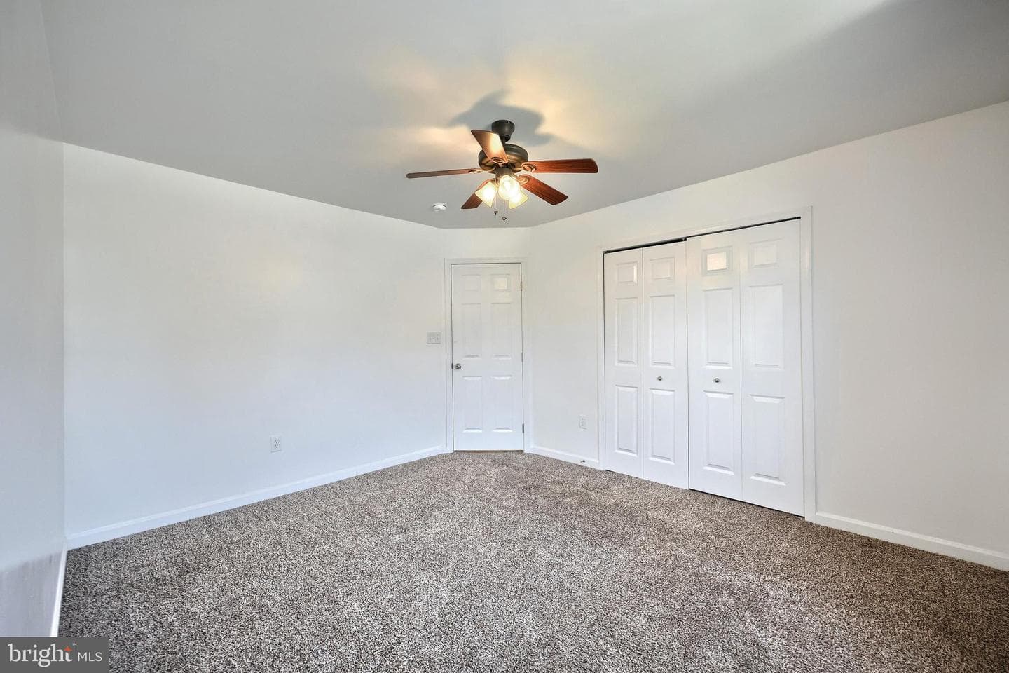 425 Lakeview Drive photo 34