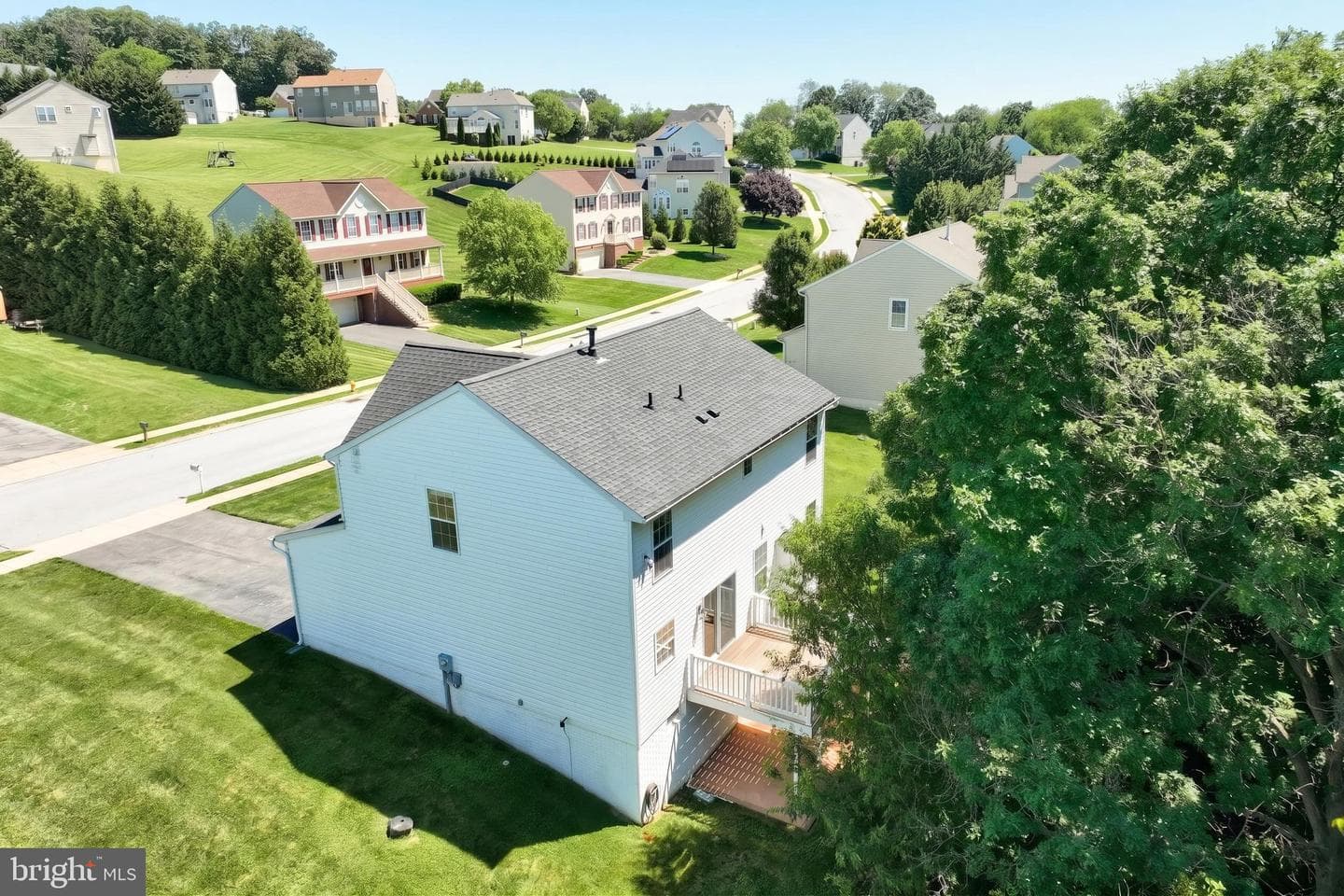 425 Lakeview Drive photo 9