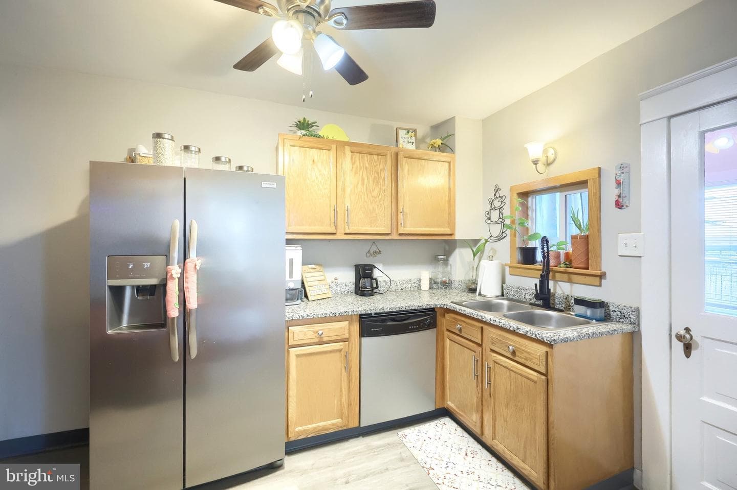 945 E Prospect Street photo 8