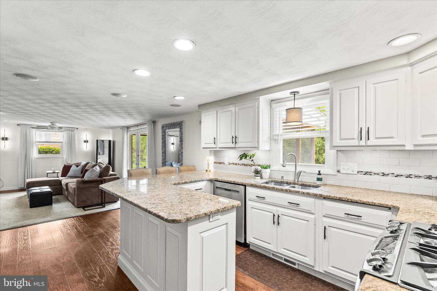 3126 Skylight Drive E photo 14
