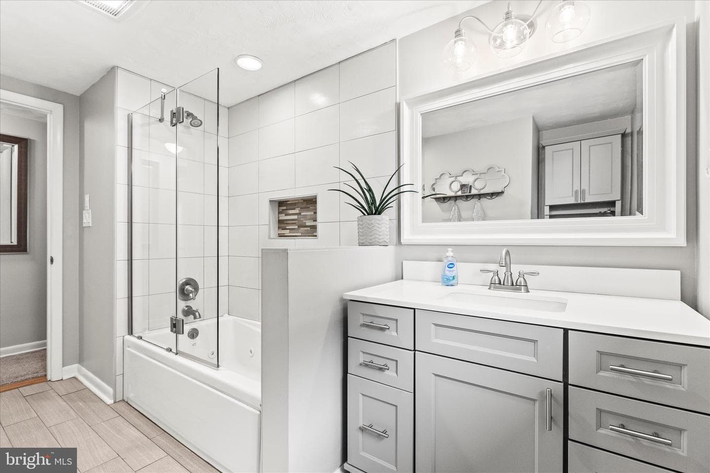3126 Skylight Drive E photo 31