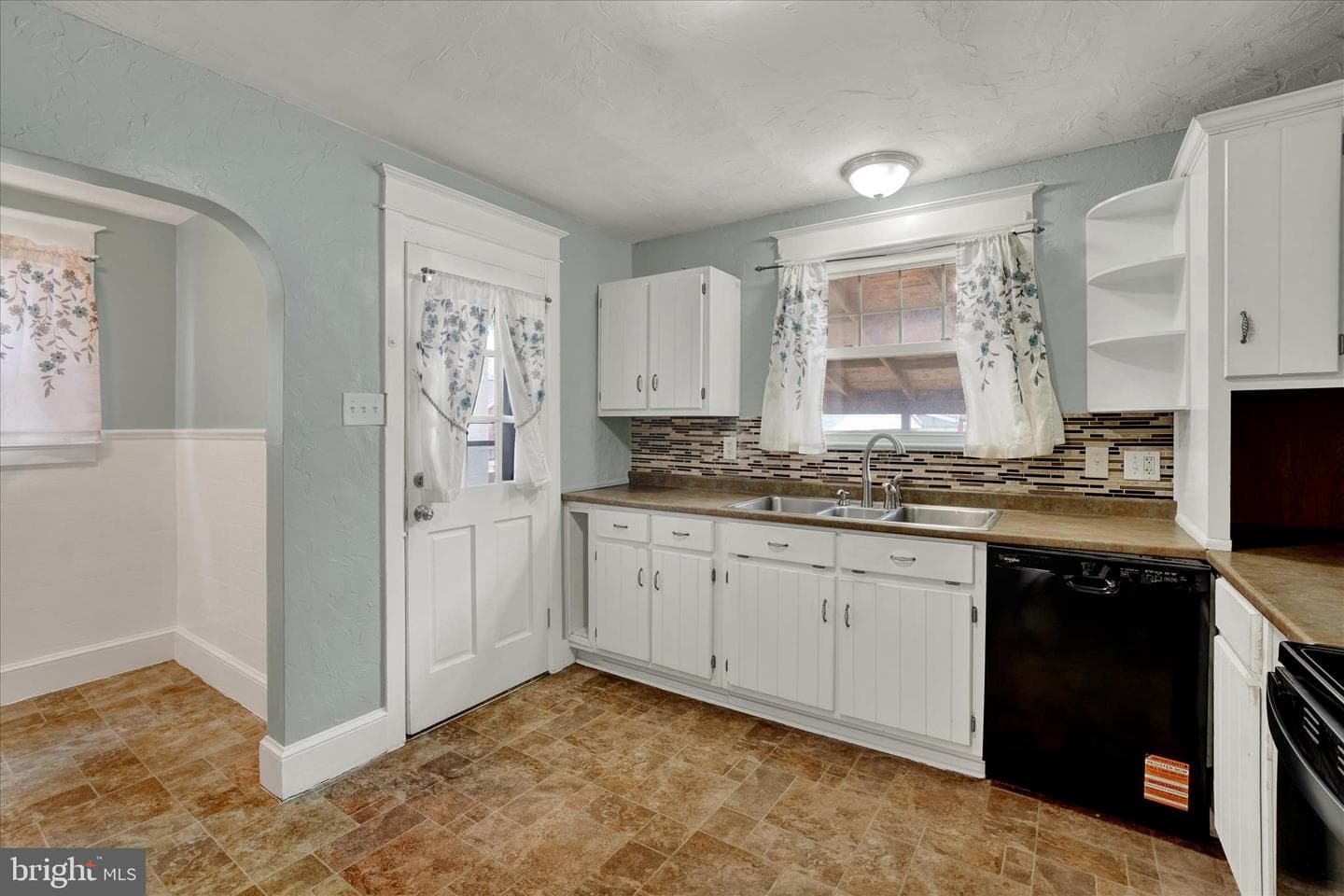 104 N Seward Street photo 10
