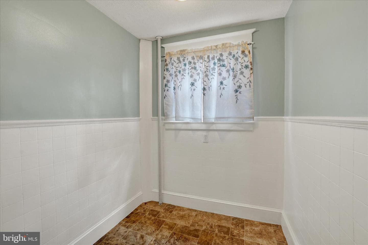 104 N Seward Street photo 12