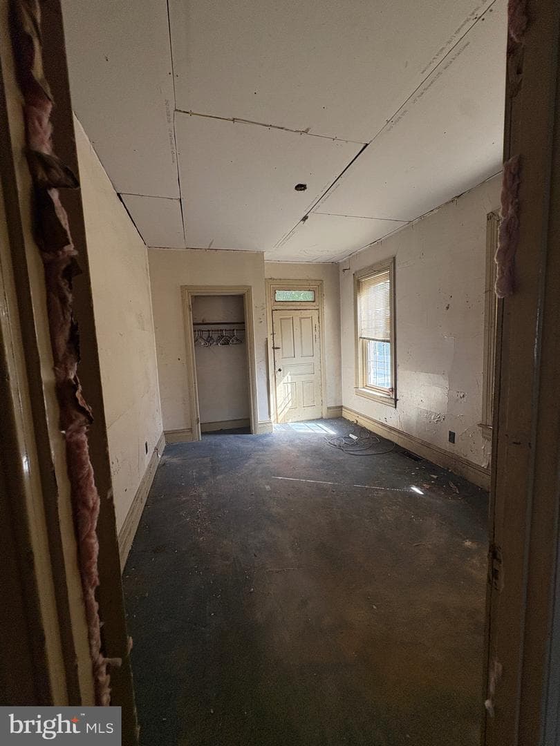 633 York Street photo 6