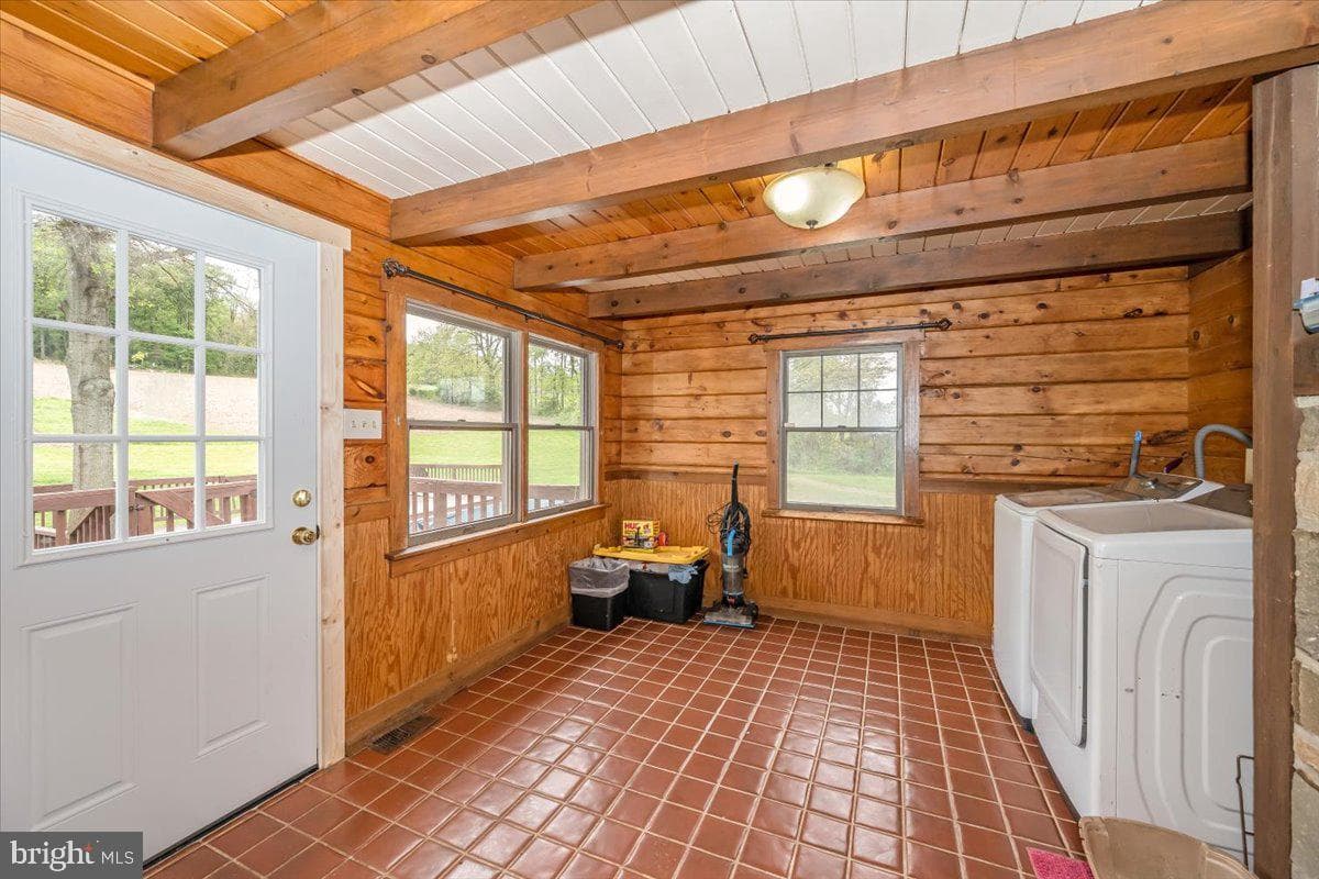 2635 Valley Road photo 12