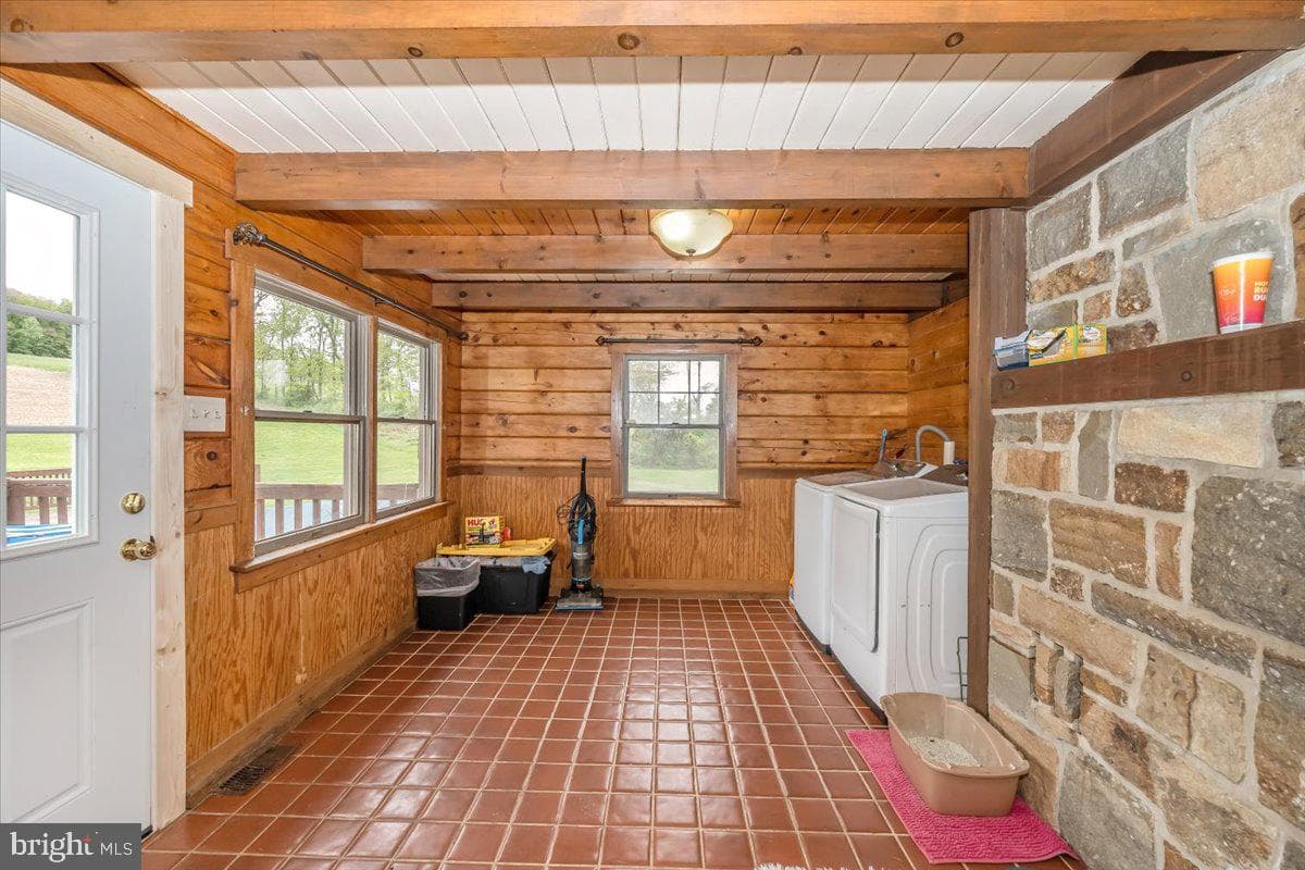 2635 Valley Road photo 13