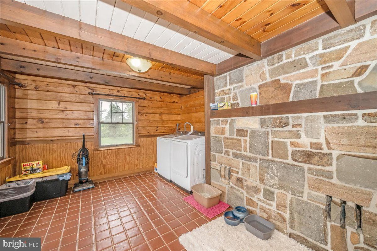 2635 Valley Road photo 14