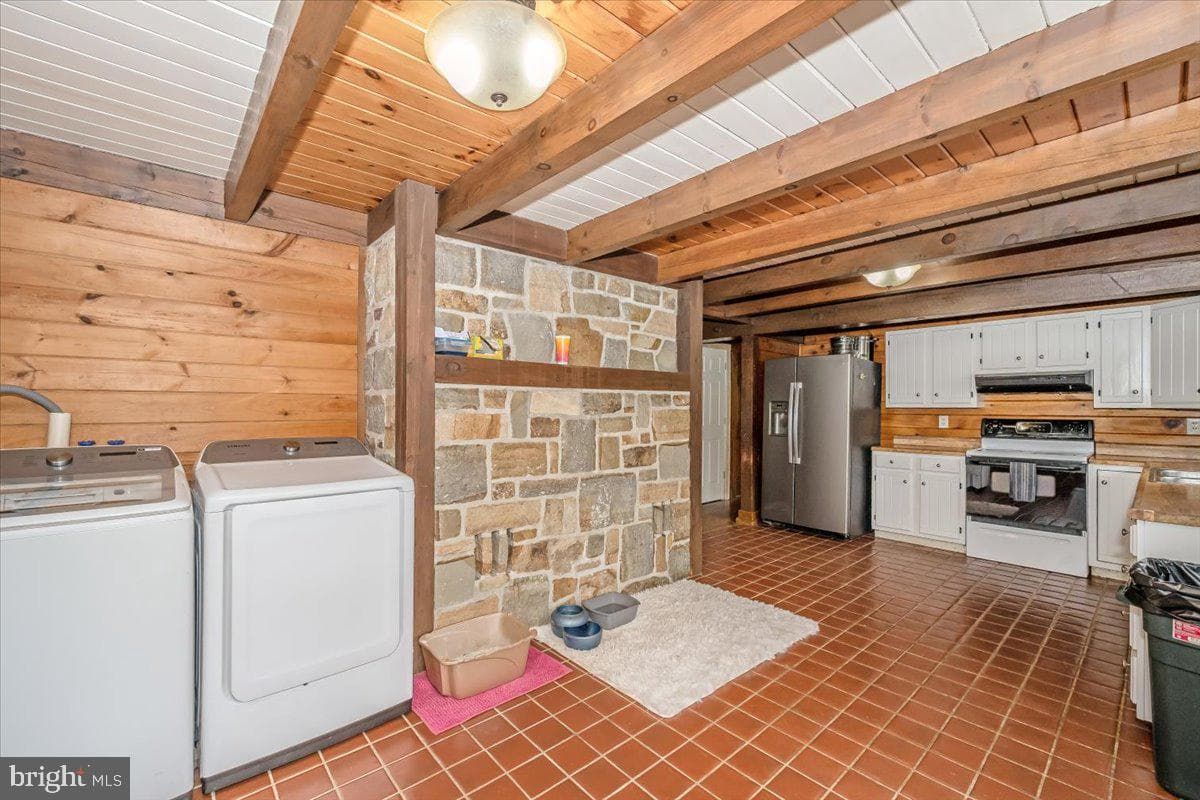 2635 Valley Road photo 15