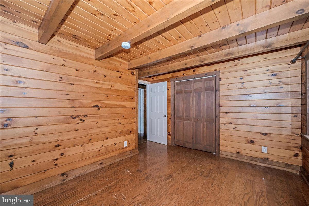 2635 Valley Road photo 19
