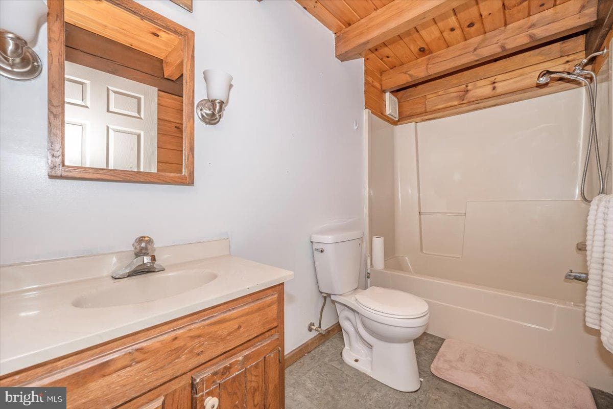 2635 Valley Road photo 20