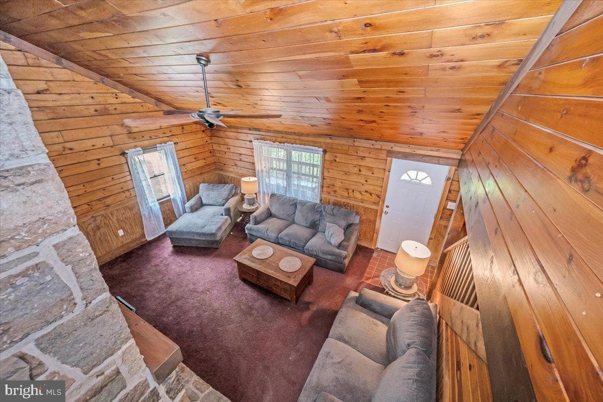 2635 Valley Road photo 3