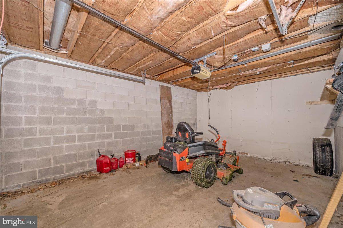 2635 Valley Road photo 34