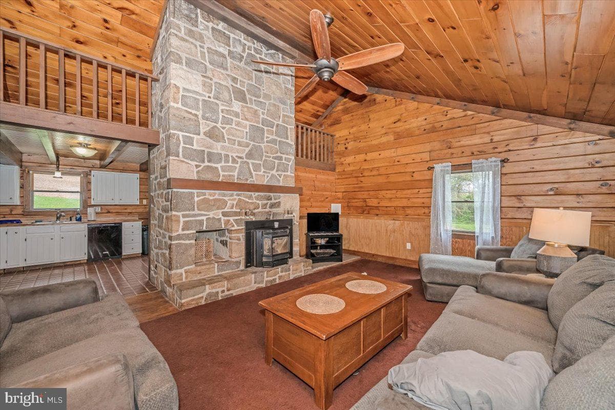 2635 Valley Road photo 4