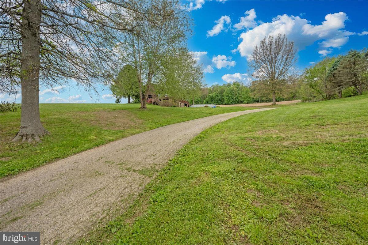 2635 Valley Road photo 64