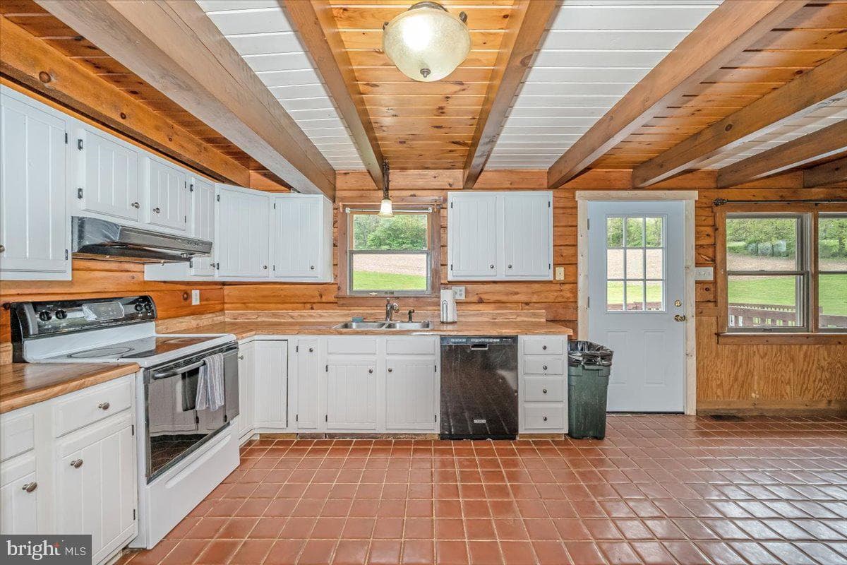 2635 Valley Road photo 8