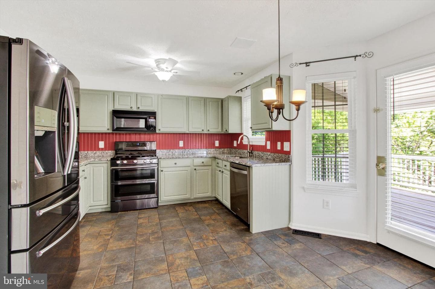 8 Mccleary Court photo 13
