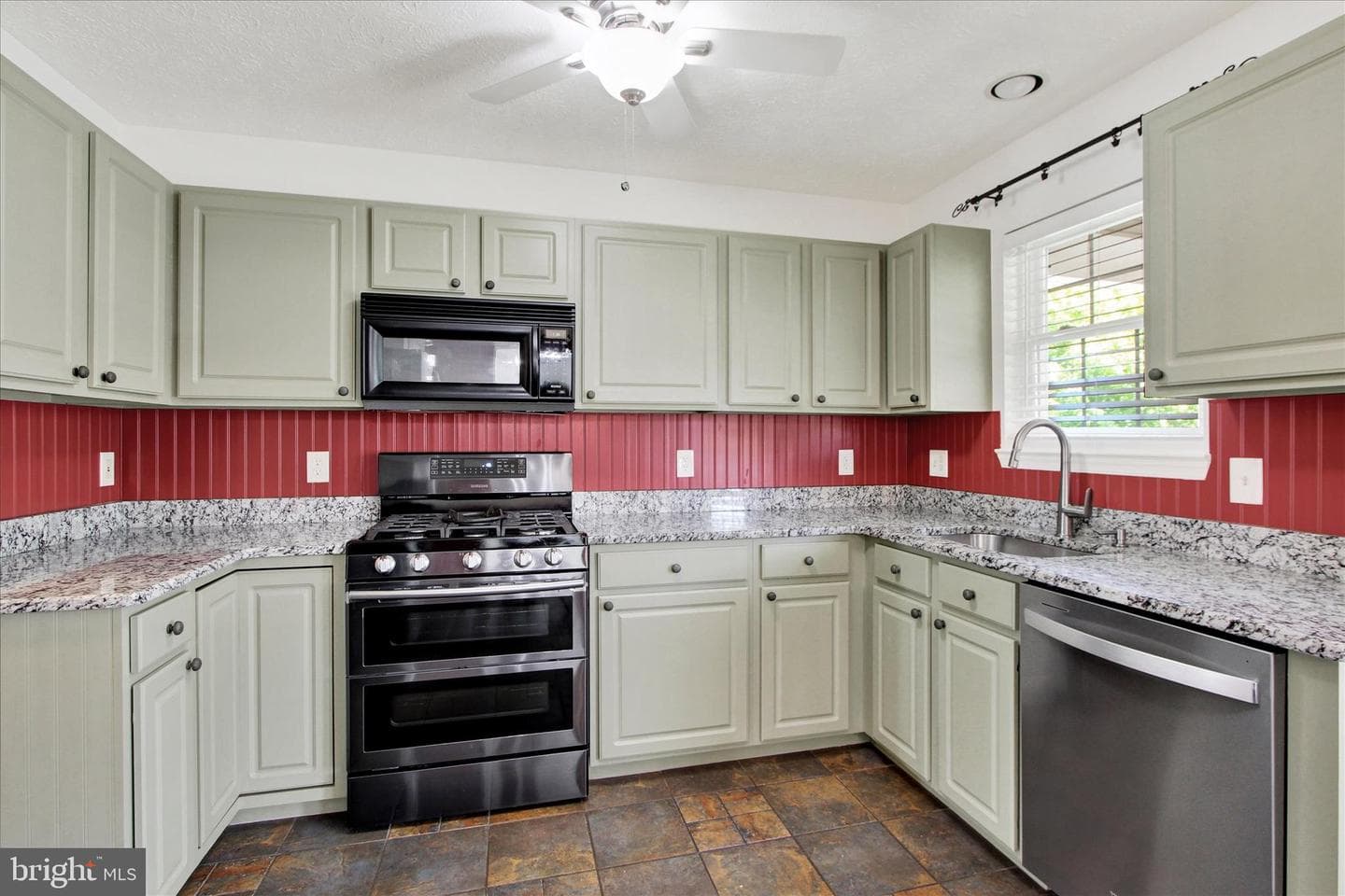 8 Mccleary Court photo 14