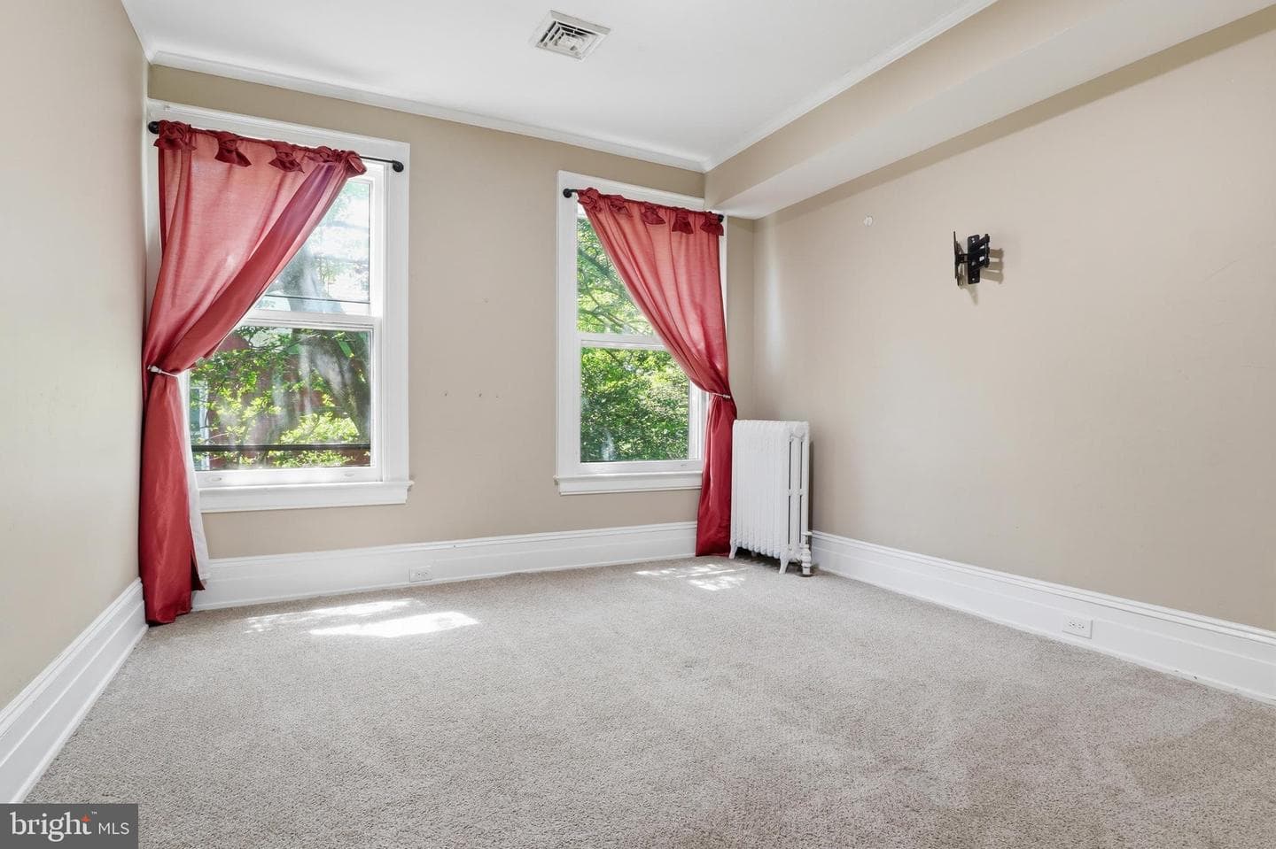 121 W Springettsbury Avenue photo 44