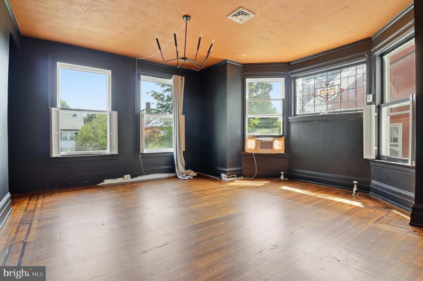 121 W Springettsbury Avenue photo 49