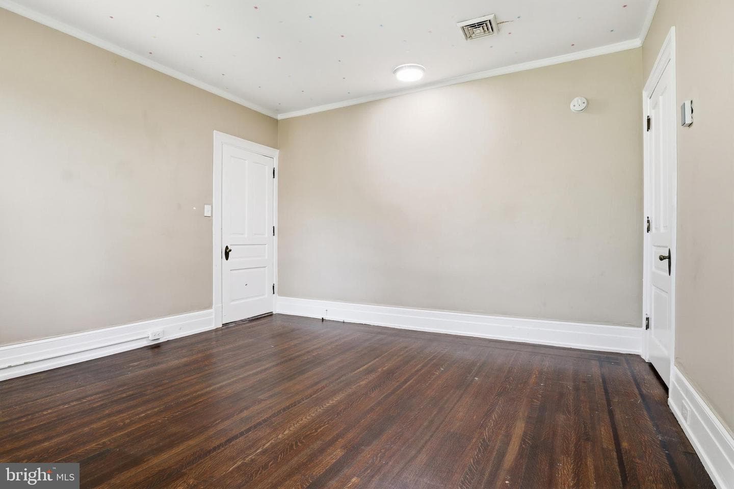 121 W Springettsbury Avenue photo 56