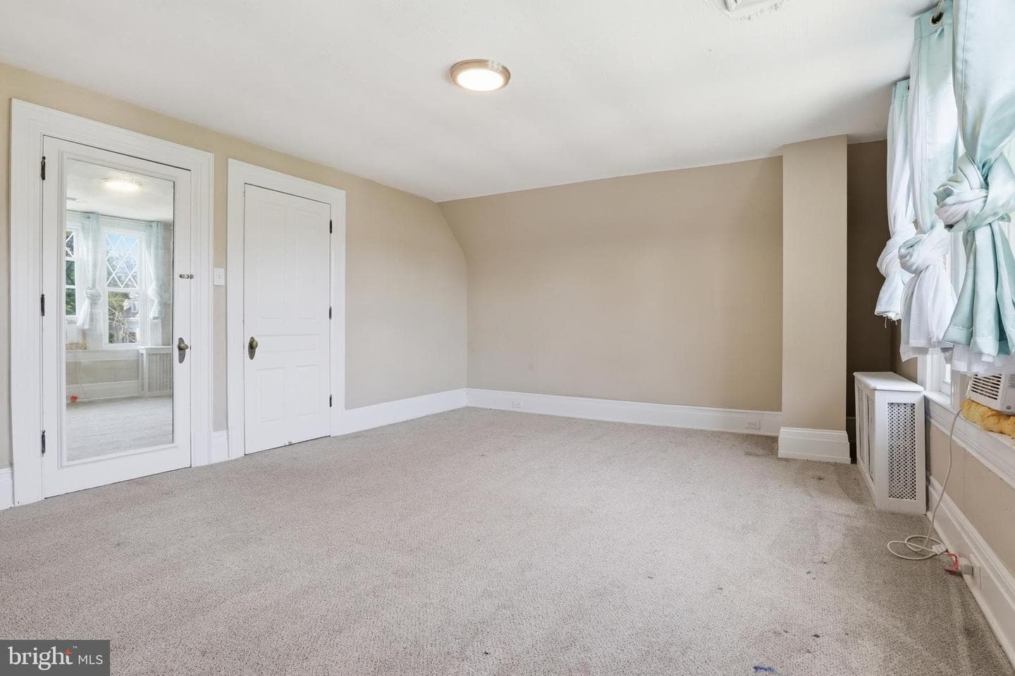 121 W Springettsbury Avenue photo 64