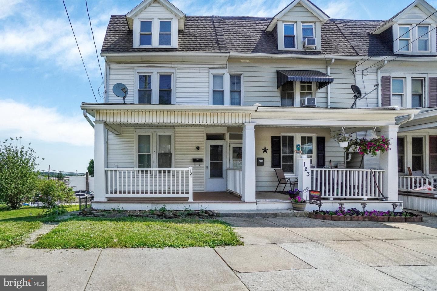 121 S Main Street, Red Lion