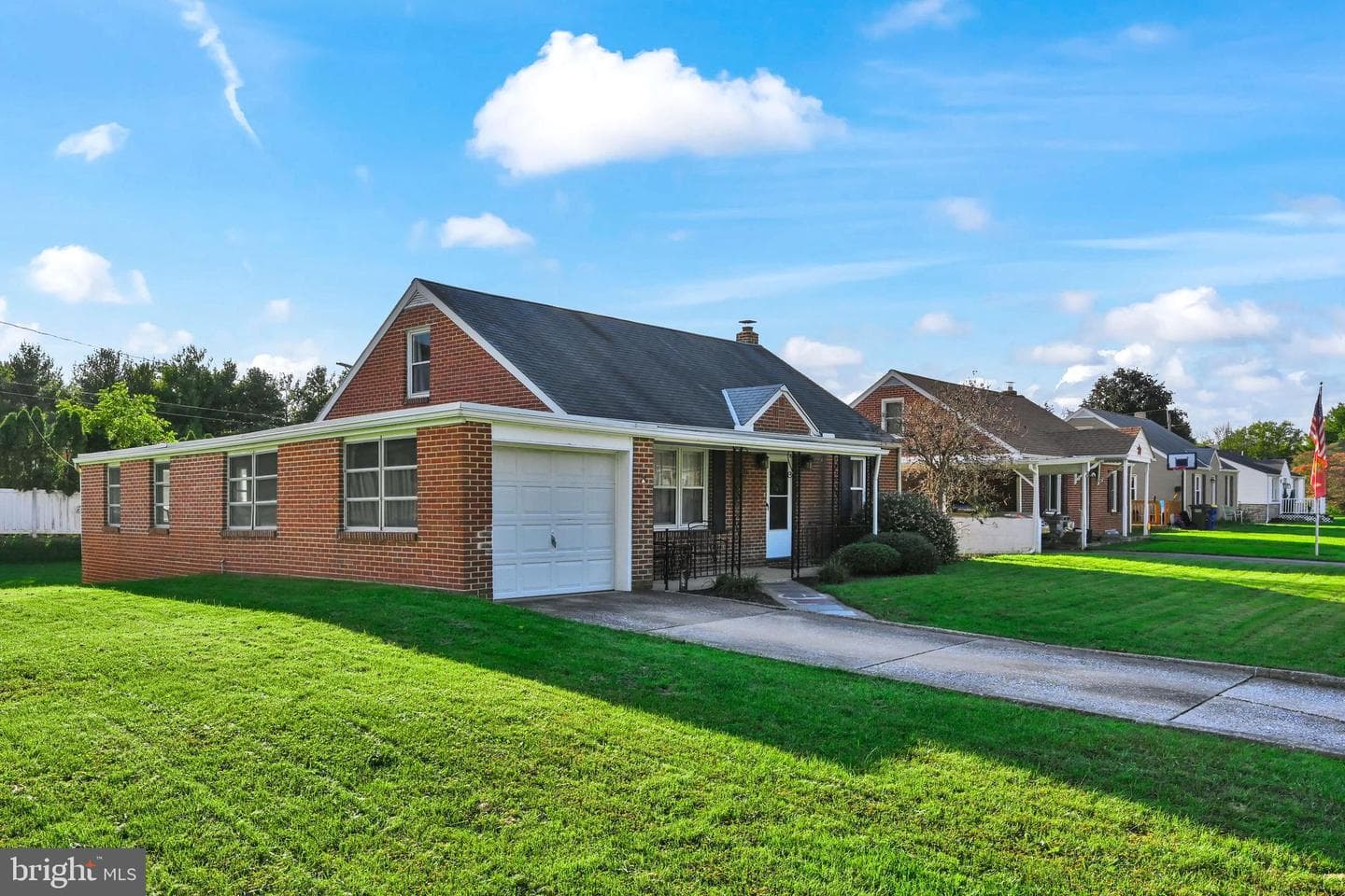 860 Hess Road photo 2
