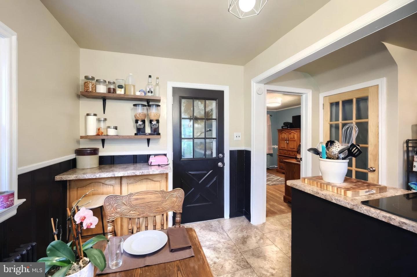 831 Rathton Road photo 15