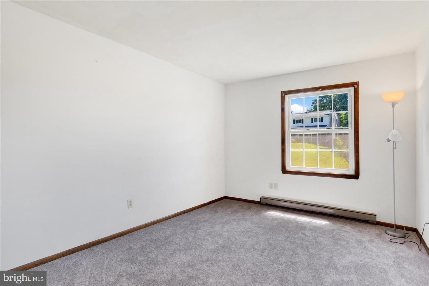 260 Green Lane Dr photo 13
