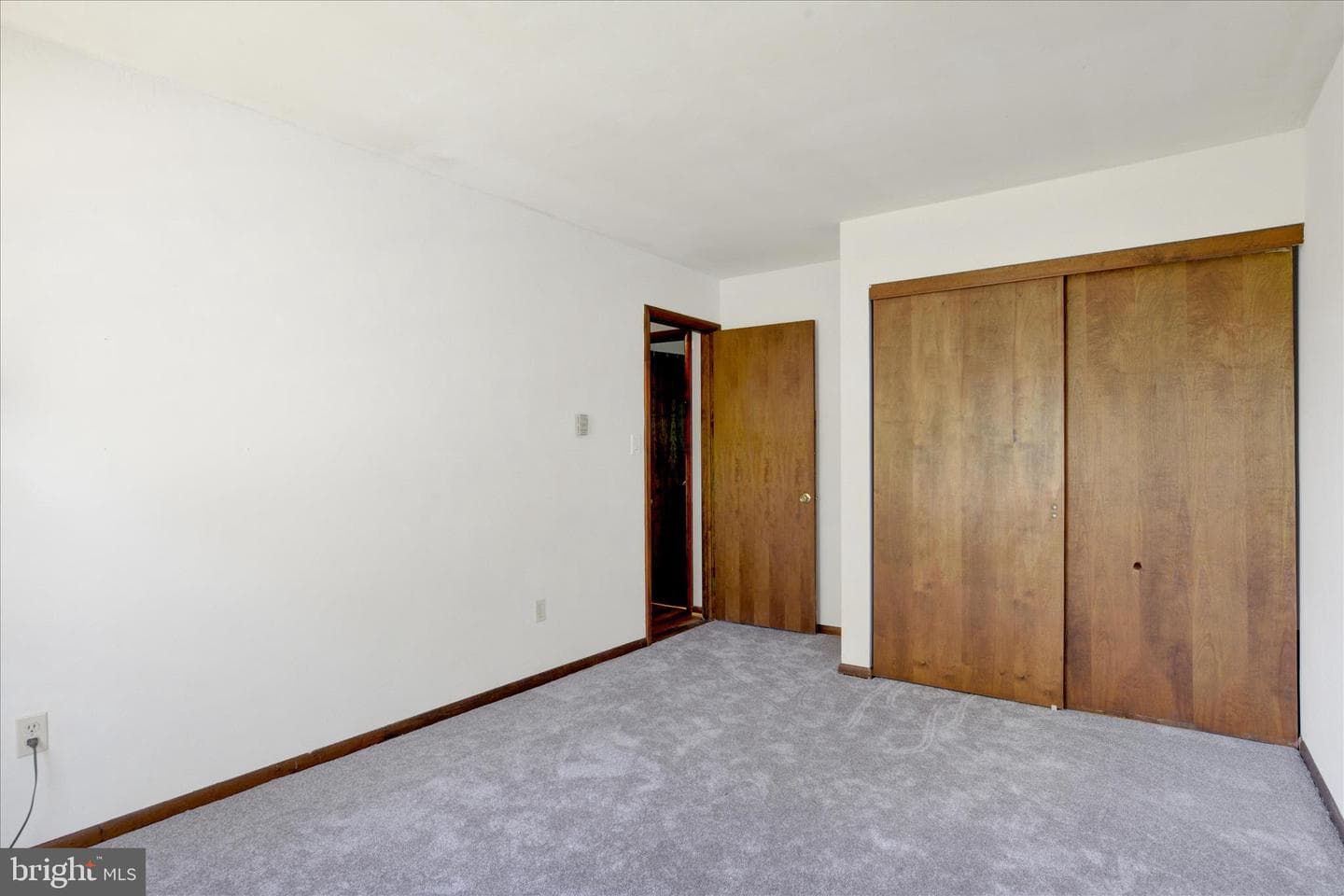 260 Green Lane Dr photo 14