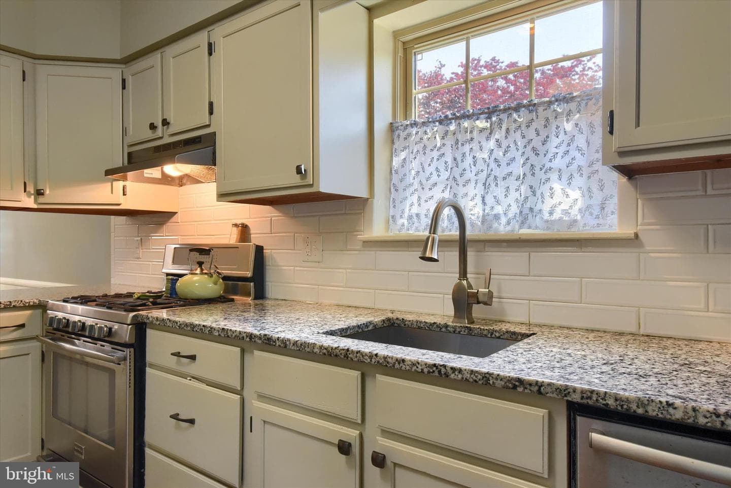 8 Haverford Circle photo 10