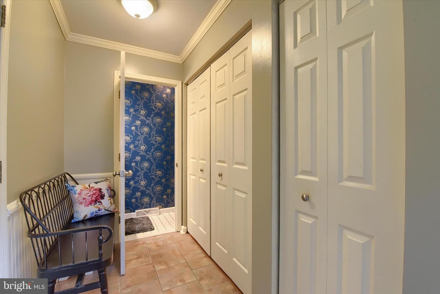8 Haverford Circle photo 14