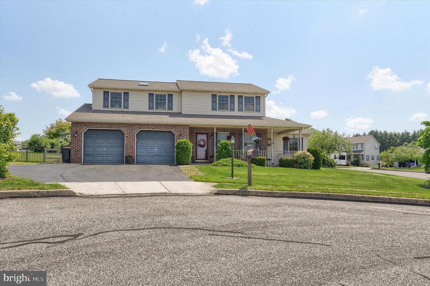 8 Haverford Circle photo 2