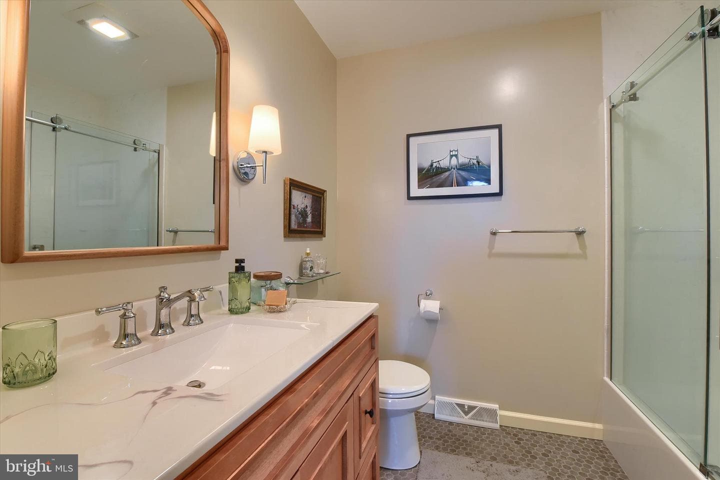 8 Haverford Circle photo 21