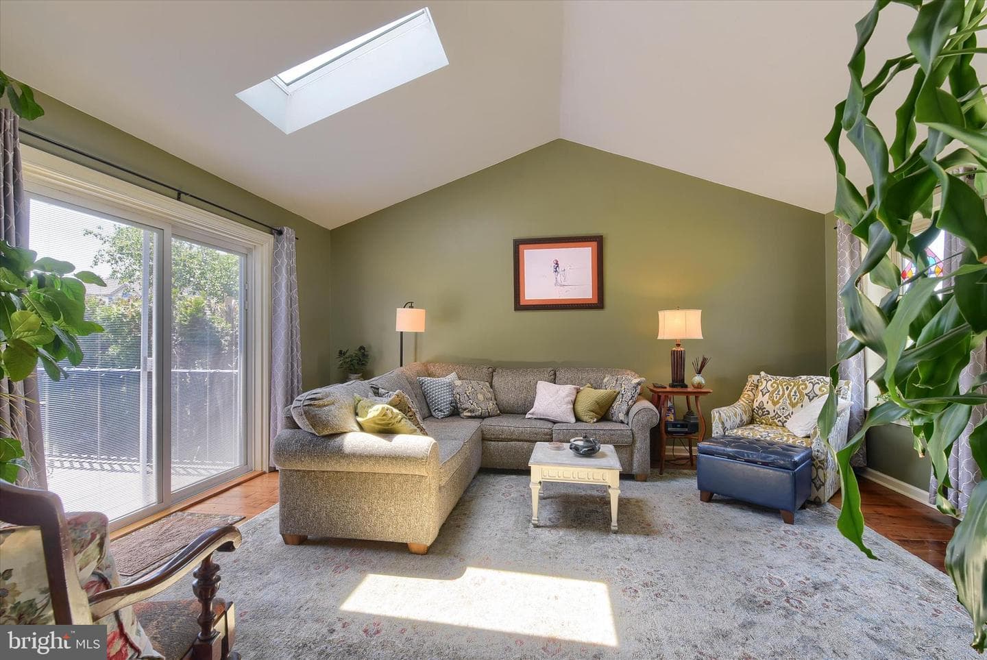 8 Haverford Circle photo 5