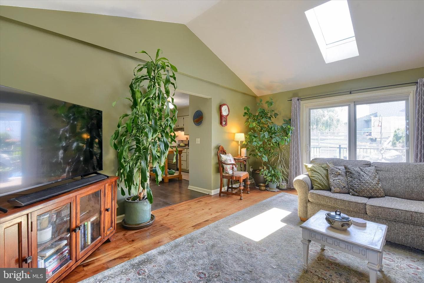 8 Haverford Circle photo 7