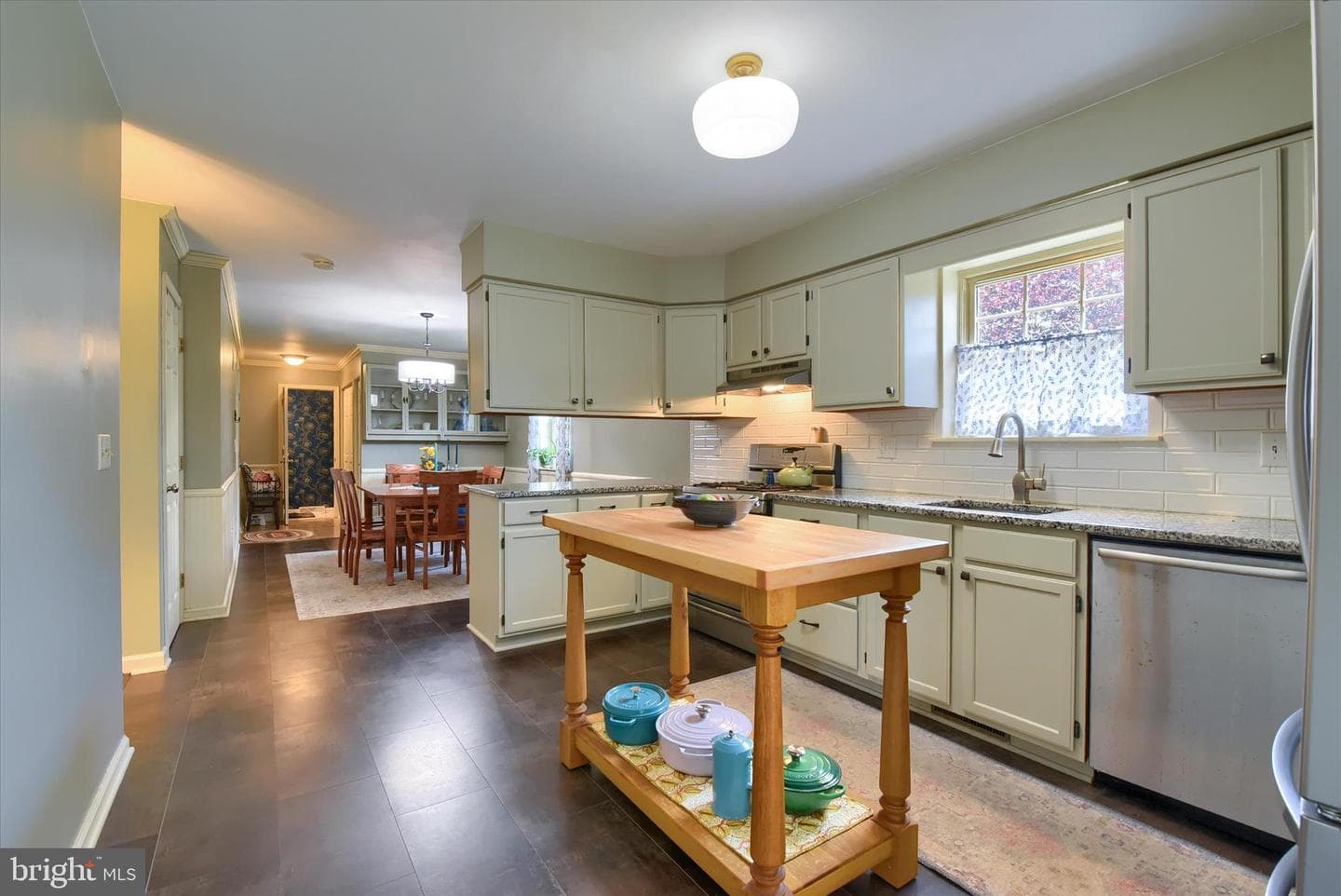 8 Haverford Circle photo 8