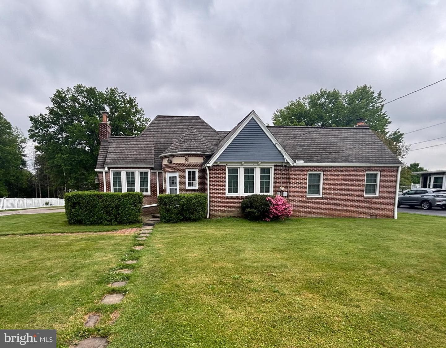 2266 Sunset Lane photo 2
