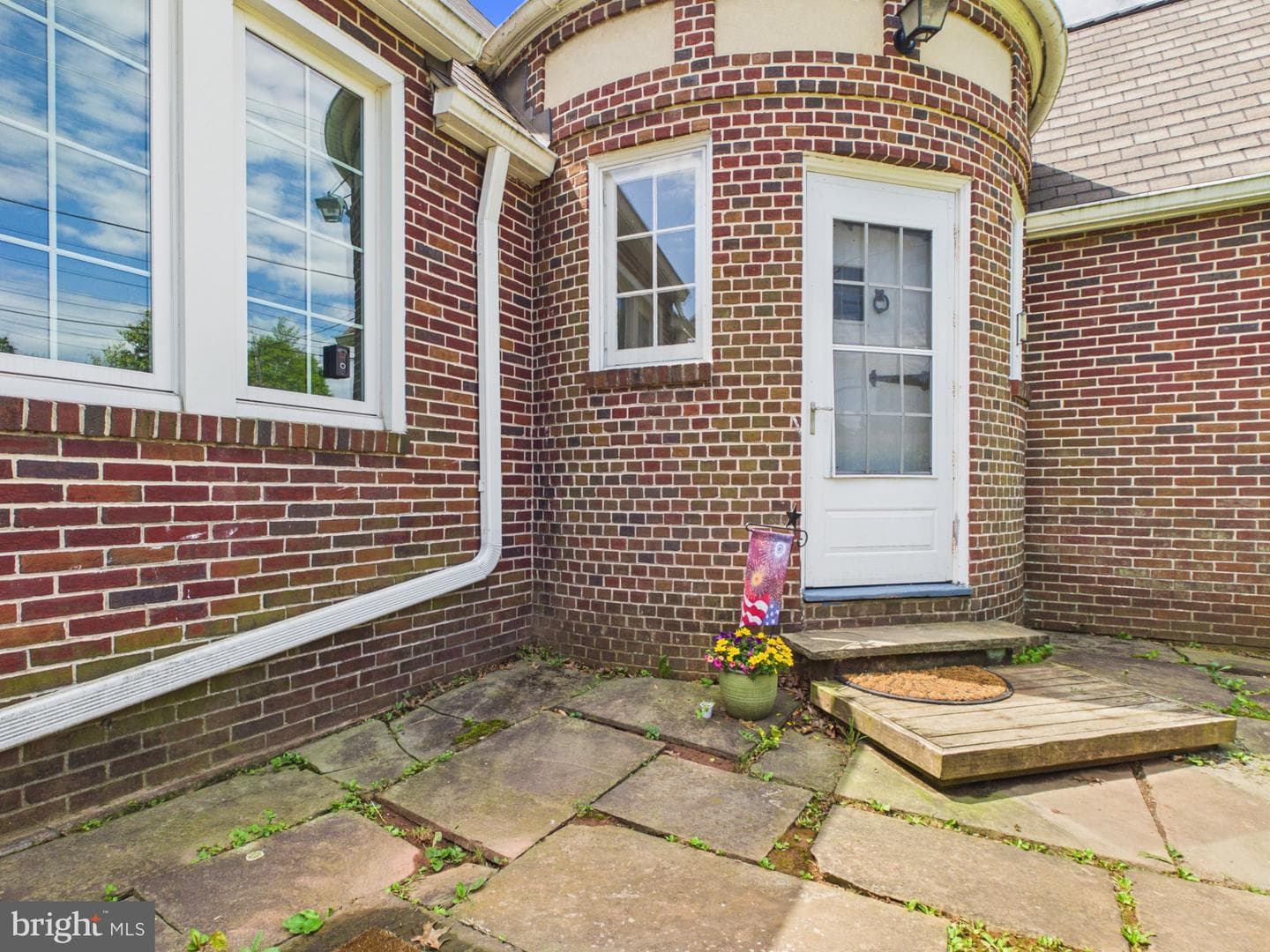 2266 Sunset Lane photo 3