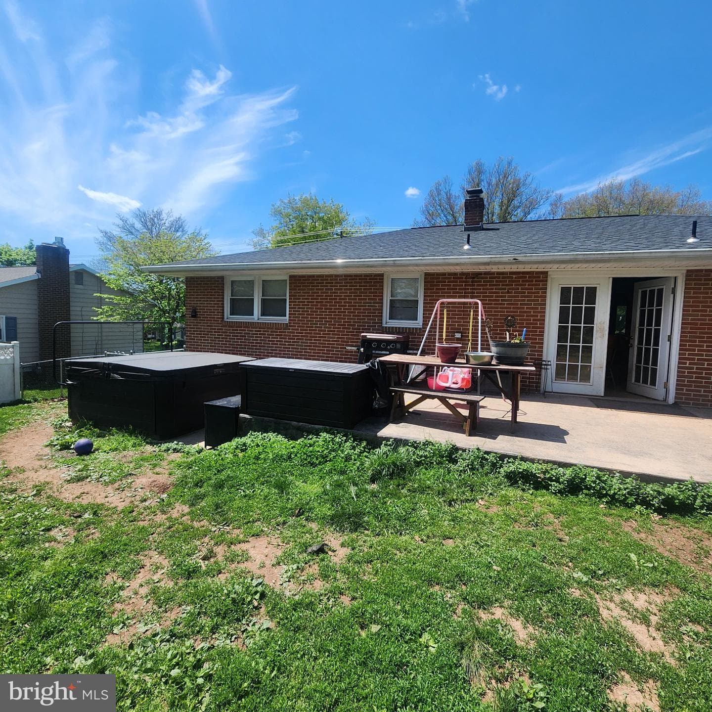 2029 Derry Road photo 4