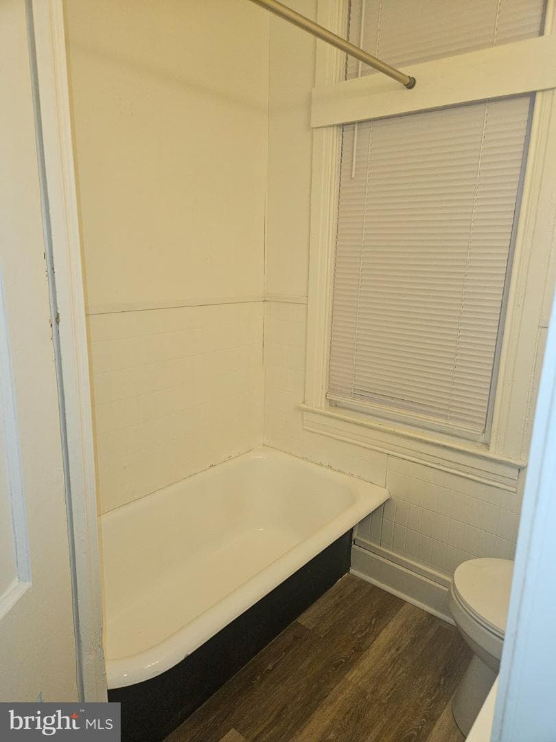 1121 W Poplar Street photo 7