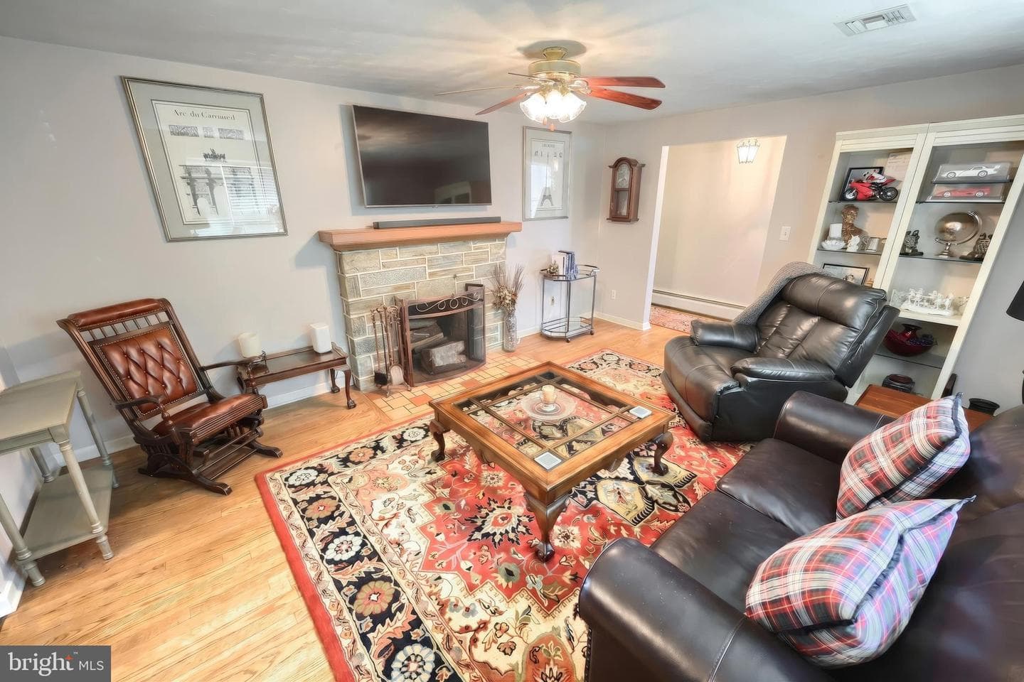 1215 Perry Lane photo 11