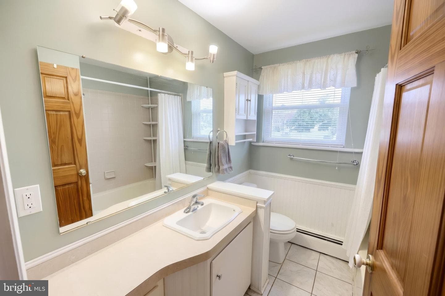 1215 Perry Lane photo 22